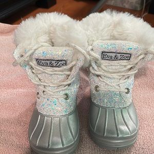 Infant girls boot size 6m